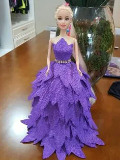 bonecas barbie em eva Barbie Fashionista, Barbie Dress, Doll Dress, Lace Dress, Wedding Dresses Lace, Formal Dresses, Crafts To Make, Crafts For Kids, Unicorn Party